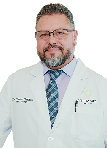 Dr. Adrian Robinson -Head Doctor Verita Life Mexico